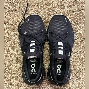 NIB Women’s On Cloud X3 Size 7